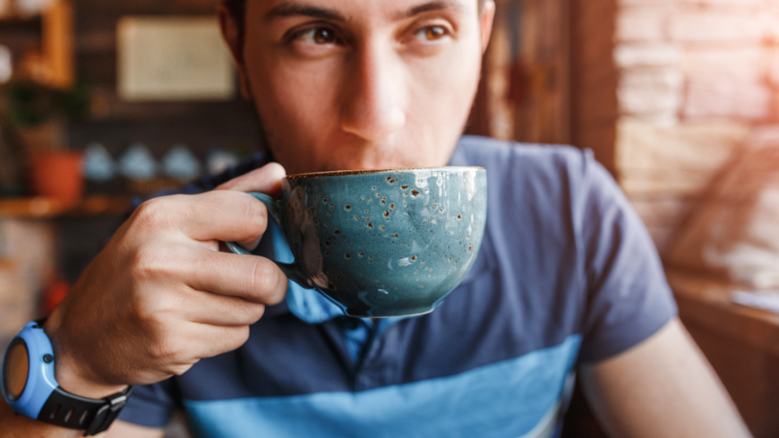 För koffein är halveringstiden 4-5 timmar, vilket betyder att hälften av den mängd kaffe vi intagit är kvar efter 4-5 timmar.  Foto: Shutterstock